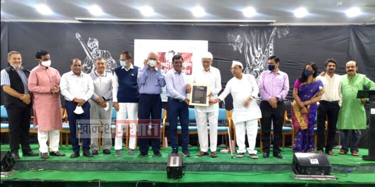 स्व.पृथ्वीराज चव्हाण सांस्कृतिक महोत्सवाचा ‘कबीर’ या सांगीतिक कार्यक्रमाने समारोप