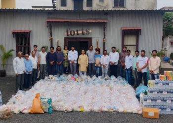 चिपळूण व महाड येथील पूरग्रस्तांना जीवनावश्यक वस्तूंची मदत