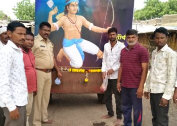 कळमसरे येथे जागतिक आदिवासी दिन उत्सवात साजरा