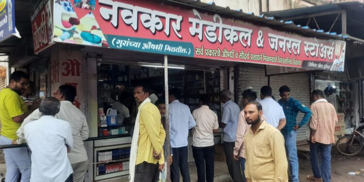 कजगावात चोरट्यांनी दोन दुकाने फोडली