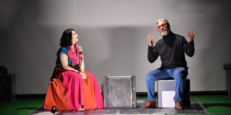 शब्दांच्या रोजनिशी नाटकाने प्रेक्षकांना केले अंतर्मुख
