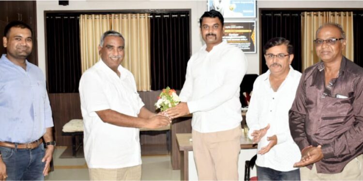 रोजनदारीने काम करणार्‍या तरुणाची पीएसआय पदापर्यंत झेप