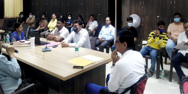 डॉ.उल्हास पाटील वैद्यकीय महाविद्यालयात विद्यार्थ्यांसह पालकांचे समुपदेशन