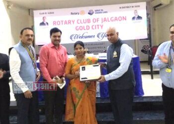 रोटरी जळगाव गोल्डसिटीतर्फे नेशन बिल्डर अ‍ॅवार्डने सुनीता शिमालेंचा गौरव