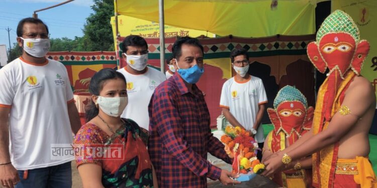 व्यरत्नावली चौकात 2223 श्री गणेश मुर्तींचे व 3 ट्रॅक्टर निर्माल्याचे संकलन