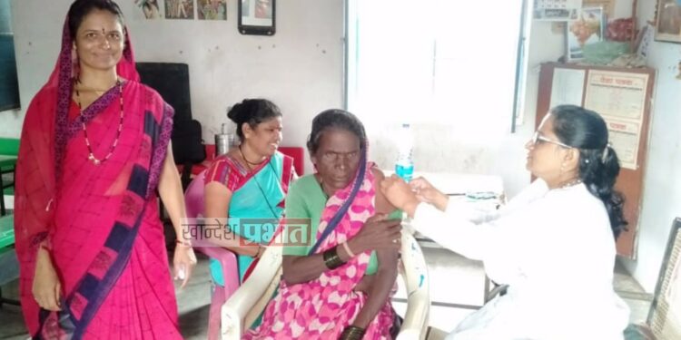 शिवसेनेतर्फे भडगावात पहील्या टप्प्याचे लसीकरण संपन्न