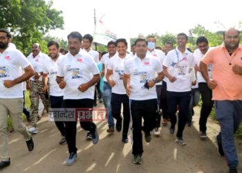 स्वातंत्र्याच्या अमृत महोत्सावानिमित्त आयोजित ‘फिट इंडिया फ्रीडम रन’ मध्ये धावले जळगावकर