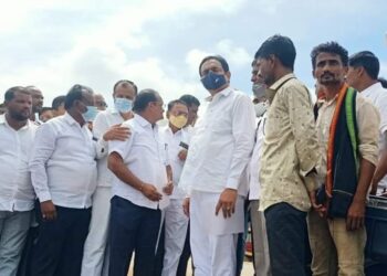 नदी पात्रातील अतिक्रमित बांधकाम काढण्याचे निर्देश देणार.. – जयंत पाटील