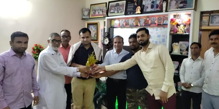 सूरमाज फाउंडेशन तर्फे IAS झालेल्या गौरव साळुंखे यांचा सत्कार