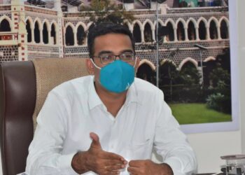 सार्वजनिक ठिकाणी तंबाखूजन्य पदार्थांचे सेवन करणारे व थुंकणाऱ्या व्यक्तींवर दंडात्मक कारवाई करा.. जिल्हाधिकारी यांचे निर्देश