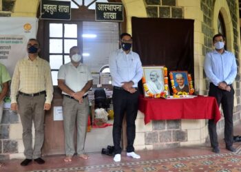 राष्ट्रपिता महात्मा गांधी, लाल बहाद्दूर शास्त्री जयंतीनिमित्त जिल्हाधिकारी कार्यालयात अभिवादन