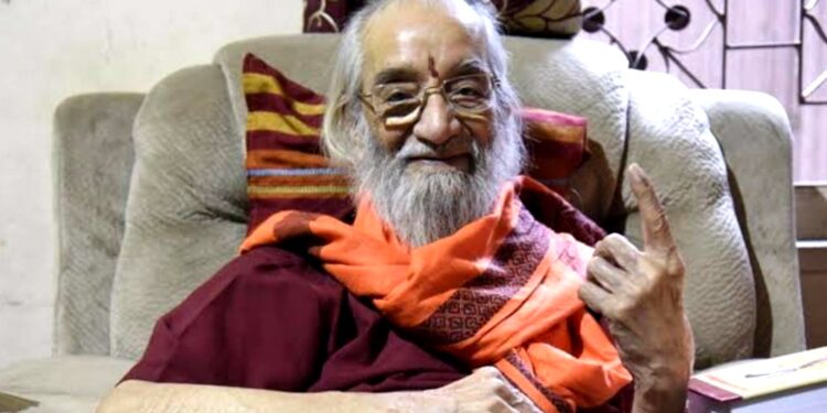 शिवशाहीर बाबासाहेब पुरंदरे यांचा वयाच्या 100 व्या वर्षी अखेरचा श्वास