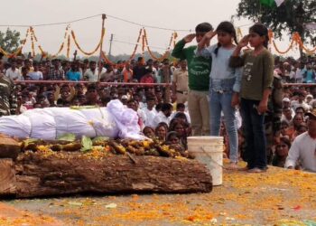 वीरजवान मंगलसिंह परदेशी यांच्यावर शासकीय इतमामात अंत्यसंस्कार