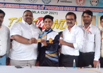 तायक्वांदो राज्य अजिंक्यपद स्पर्धेत ५४ किलो आतील वजन गटात निलेश पाटीलला सुवर्ण