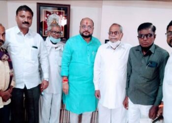 मारवड गोवर्धनच्या शिष्टमंडळाने घेतली पालकमंत्री यांची भेट