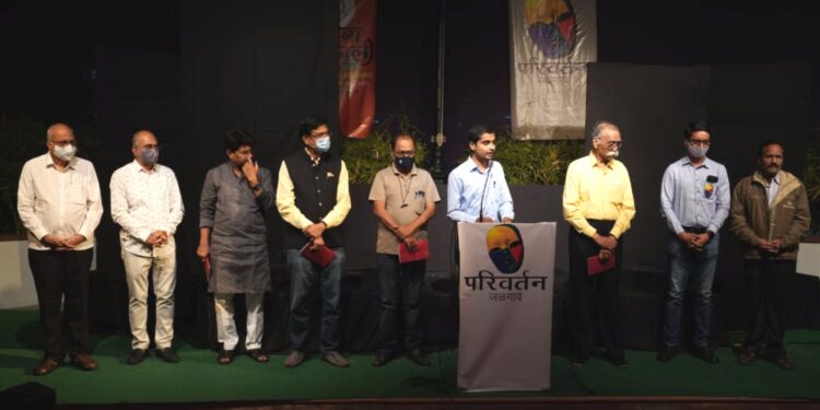 अहिराणी कथाकथन व एकपात्री प्रयोगाने रसिक भारावले