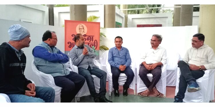 कला वैचारिक समृद्धीला प्रगल्भ करते