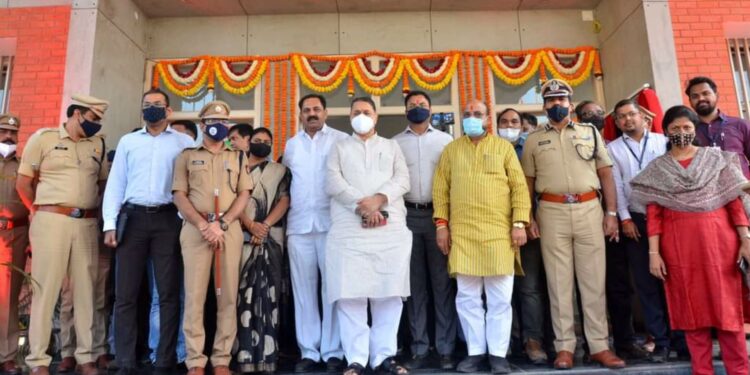 नागरिकांच्या समस्या सोडविण्यास पोलिसांनी प्राधान्य द्यावे – गृहमंत्री दिलीप वळसे पाटील