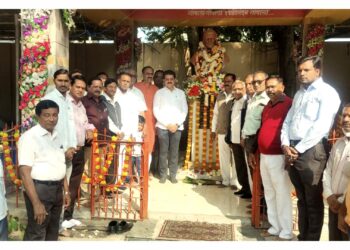 भाजपा बाराबलुतेदार आघाडीतर्फे गाडगेबाबा यांची 65 वी पुण्यतिथीनिमीत्त अभिवादन