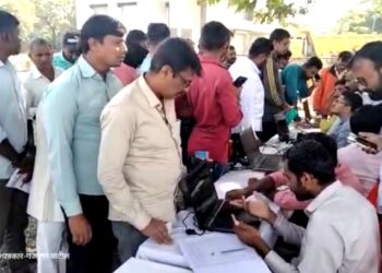 अमळनेरात मोफत ई-श्रम नोंदणी अभियानास प्रतिसाद