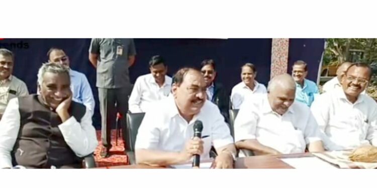 डॉ.उल्हास पाटील यांनी स्वकर्तुत्वातून उभारलेल्या वैद्यकीय महाविद्यालयाचा समाजाला अभिमान