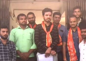 पारोळा-कजगाव रस्ता दुरुस्तीच्या मागणीसाठी मनसेचे निवेदन