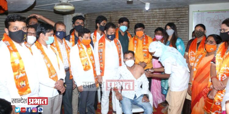 हिंदुहृदयसम्राट बाळासाहेब ठाकरे यांच्या जयंती निमित्त युवासेनेतर्फे लसीकरण शिबिर