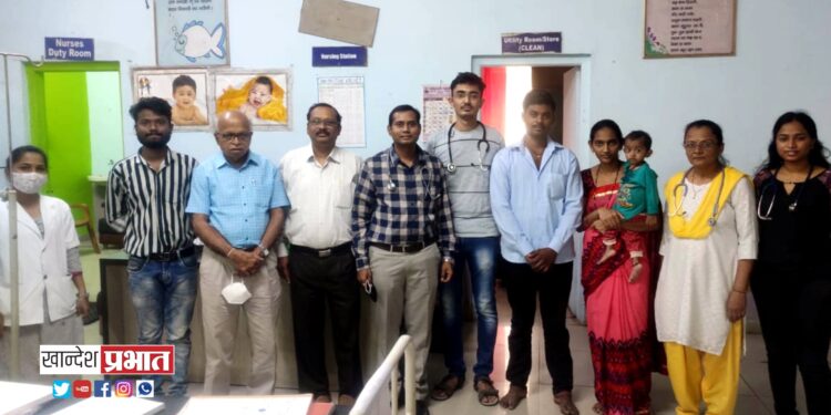 दिड वर्षाच्या पूर्वाला मृत्यूच्या दाढेतून बाहेर काढण्यात बालरोग तज्ञांच्या टिमला यश