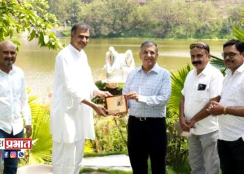 चित्रकार विकास मलारा यांचा सन्मान