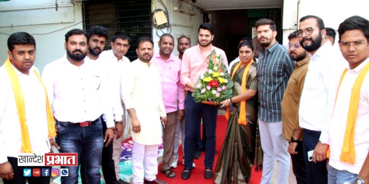 युवासेनेचे सचिव वरुण सरदेसाई यांची ‘महापौर सेवा कक्षा’ला भेट