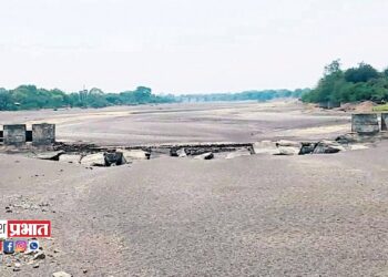 पांझरा नदीवरील बाह्मणे जवळील फुटलेल्या साठवण बंधारा होणार दुरुस्ती