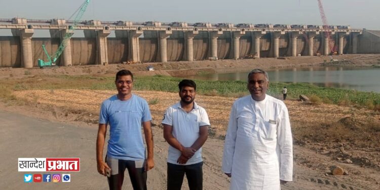 कॉंग्रेस प्रदेश उपाध्यक्ष डॉ.उल्हास पाटील यांनी केली शेळगाव बॅरेजची पाहणी