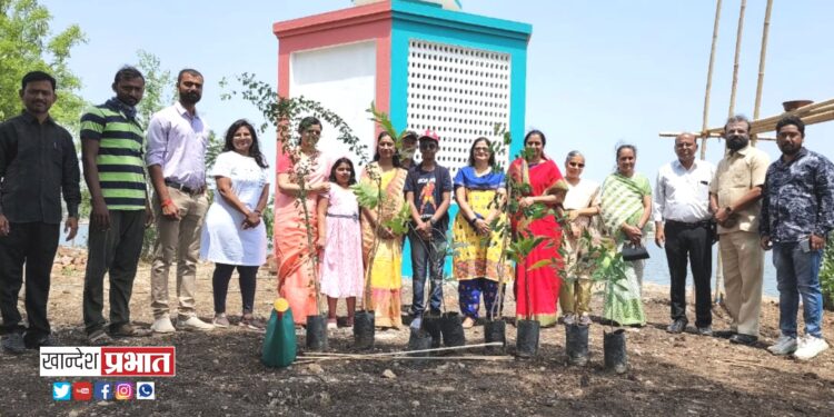 सुबोनियो पक्षीघर परिसरात मान्यवरांच्या हस्ते वृक्षारोपण
