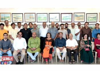 चित्रं माणसाला प्रसन्न करतात.. – परिवर्तन चित्र साक्षरता कार्यक्रमात मान्यवरांचे मत