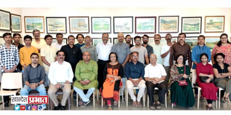 चित्रं माणसाला प्रसन्न करतात.. – परिवर्तन चित्र साक्षरता कार्यक्रमात मान्यवरांचे मत