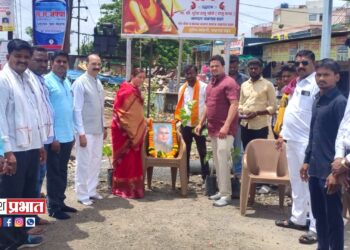 गोर सेना संघटनेतर्फे वसंतराव नाईक यांच्या जयंतीनिमित्त वृक्षारोपण