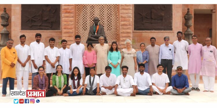 गांधी रिसर्च फाऊंडेशनचा अभ्यासक्रम समाजाशी समरस करणारा.. – डॉ. सुदर्शन अय्यंगार