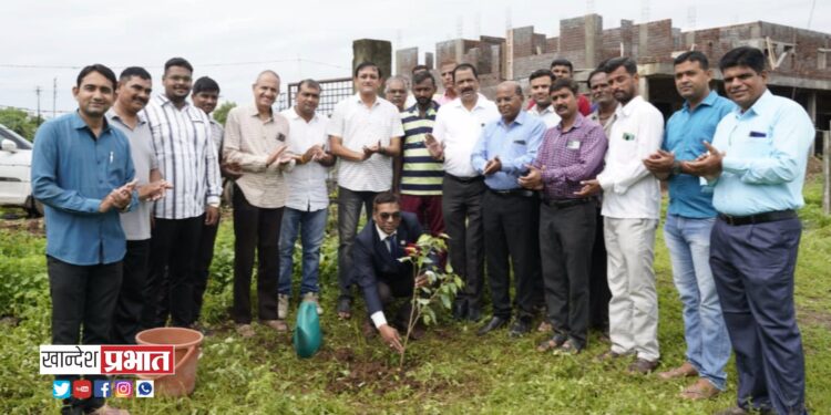 आपल्या श्वासाप्रमाणे झाडे जपा – न्या. ए. ए. शेख