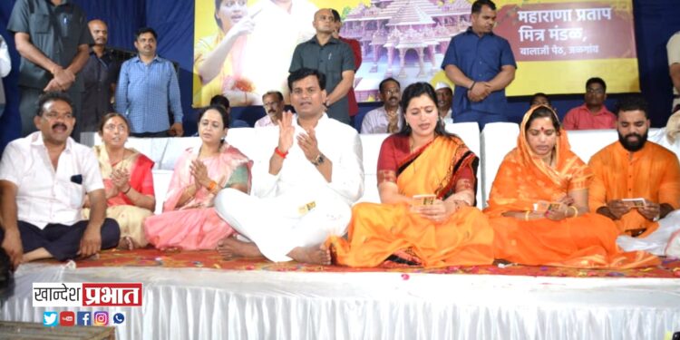 माजी मुख्यमंत्री उद्धव ठाकरे यांच्यावर खा. नवनीत राणांचे टीकास्त्र