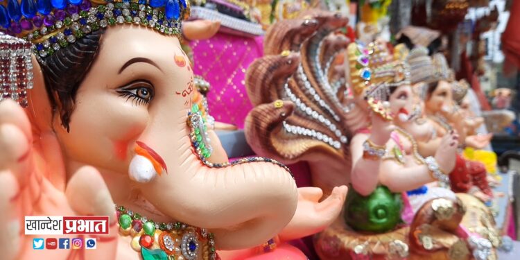 काव्यरत्नावली चौकात घरगुती गणपती मुर्ती संकलन केंद्र