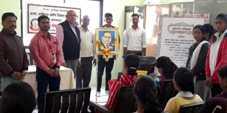 संविधानामुळे सशक्त लोकशाही प्राचार्य डॉ. किशोर पाटील यांचे प्रतिपादन