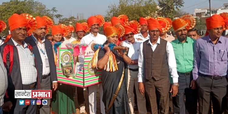 ग्रंथोत्सवानिमित्त ग्रंथदिंडीचे आयोजन ; महापौरांच्या हस्ते पूजन