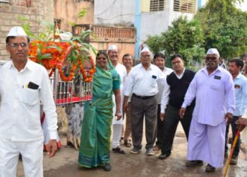 वृक्षदिंडीद्वारे अनुभवला वाकोदकरांनी भूमिपुत्राचा जन्मसोहळा