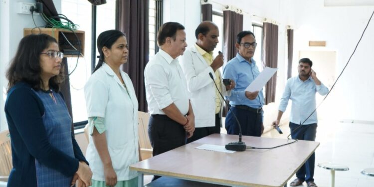 डॉ.उल्हास पाटील वैद्यकीय महाविद्यालयातील शरिररचना शास्त्र विभागाच्या विद्यार्थ्यांना दिली शपथ