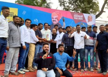 आ. अनिल पाटीलांच्या पुढाकारातून आयोजित क्रिकेट स्पर्धेत पार्थ टेक्स संघाने पटकावला आमदार चषक