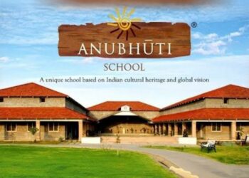 अनुभूती निवासी स्कूलमध्ये विज्ञान दिनी प्रोजेक्ट प्रदर्शनीचे आयोजन