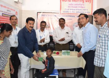 श्रवणदोष टाळण्यासाठी मोबाईल फोनचा वापर ठेवा मर्यादित.. – अधिष्ठाता डॉ. गिरीश ठाकूर