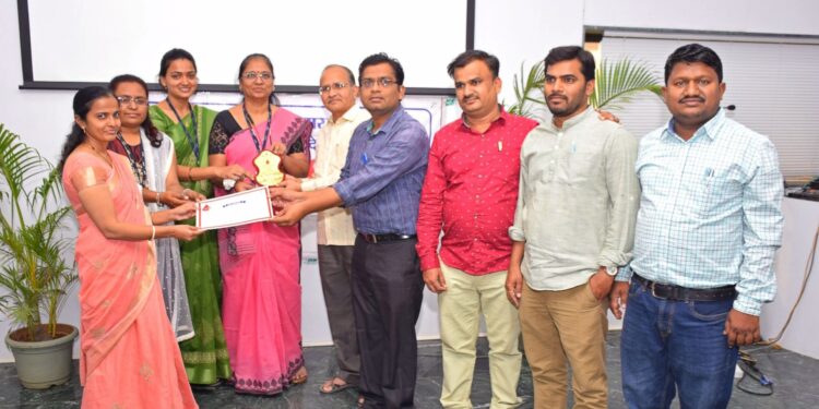 जैन इरिगेशनच्या रक्तदान शिबिरात 282 बाटल्यांचे रक्तसंकलन