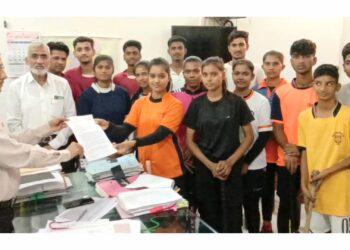 भारतीय महिला पहिलवानसाठी महिला व पुरुष खेळाडूंचे प्रशासनाला साकडे