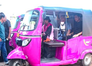 मराठी प्रतिष्ठानच्या पिंक आटो प्रशिक्षण वर्गाला अॅड. उज्वल निकम यांची भेट